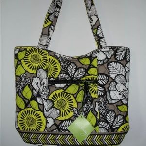 NWOT_ VERA BRADLEY BUCKET TOTE CITRON